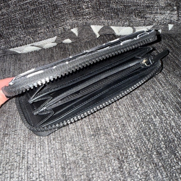 Kate Spade New York Bow Pattern Zip Wallet - Picture 7 of 8